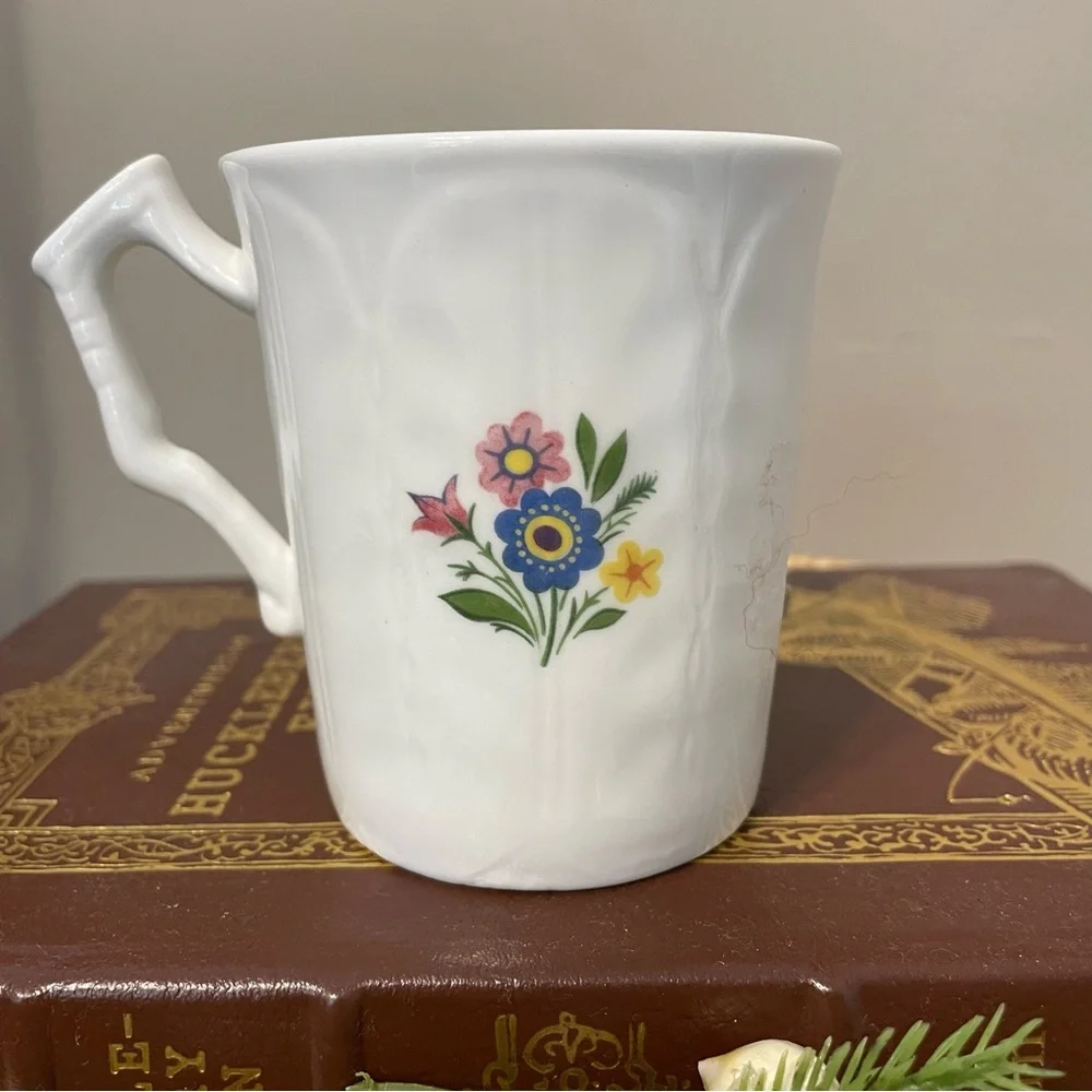 Vintage Weatherby Hanley Falcon Ware  Mary Quite Contrary Nursery Rhyme Cup